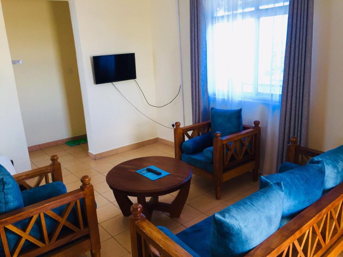 Merry Villa Hotel & Apartments Момбаса Екстериор снимка